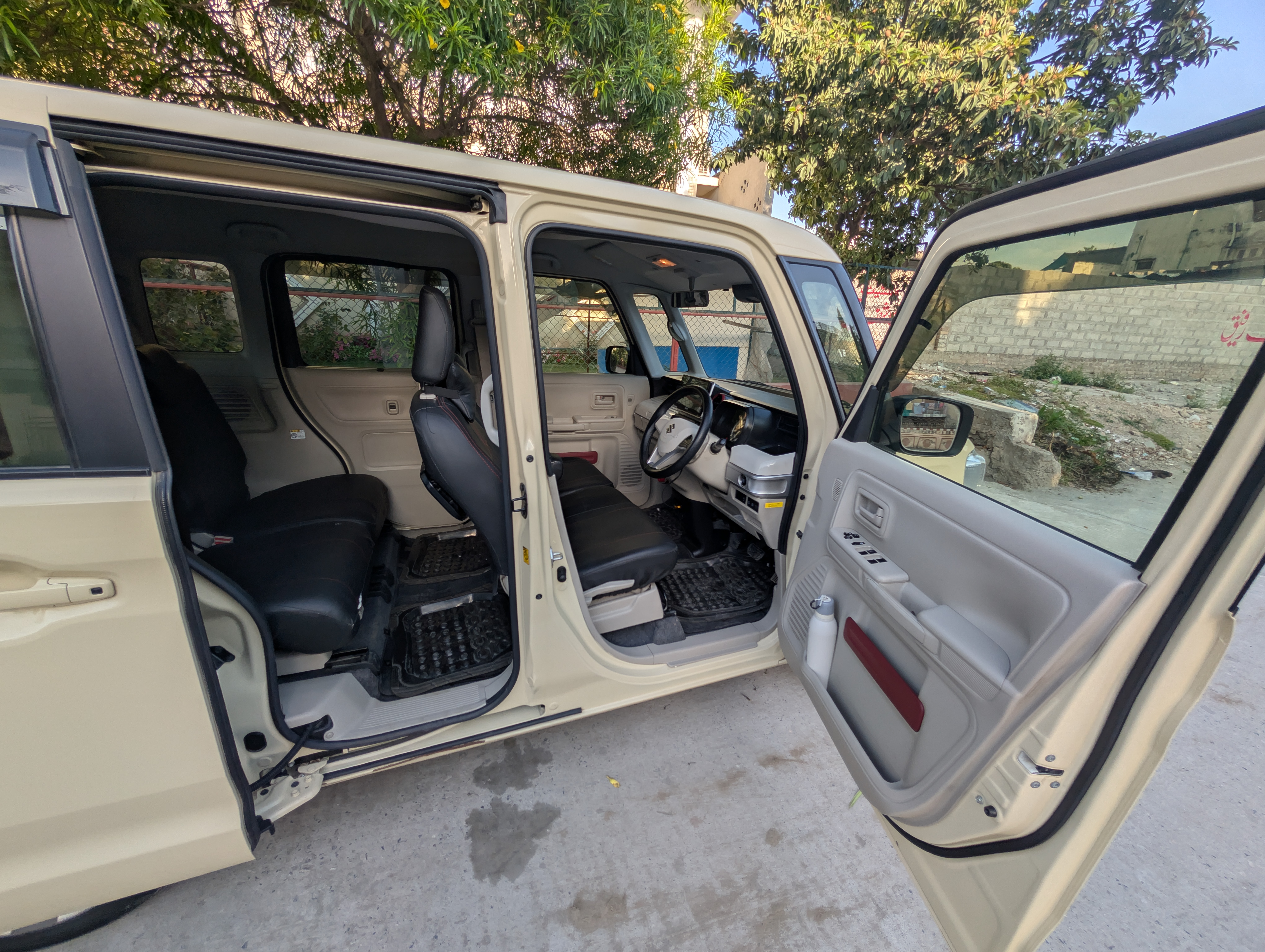Suzuki Spacia X
