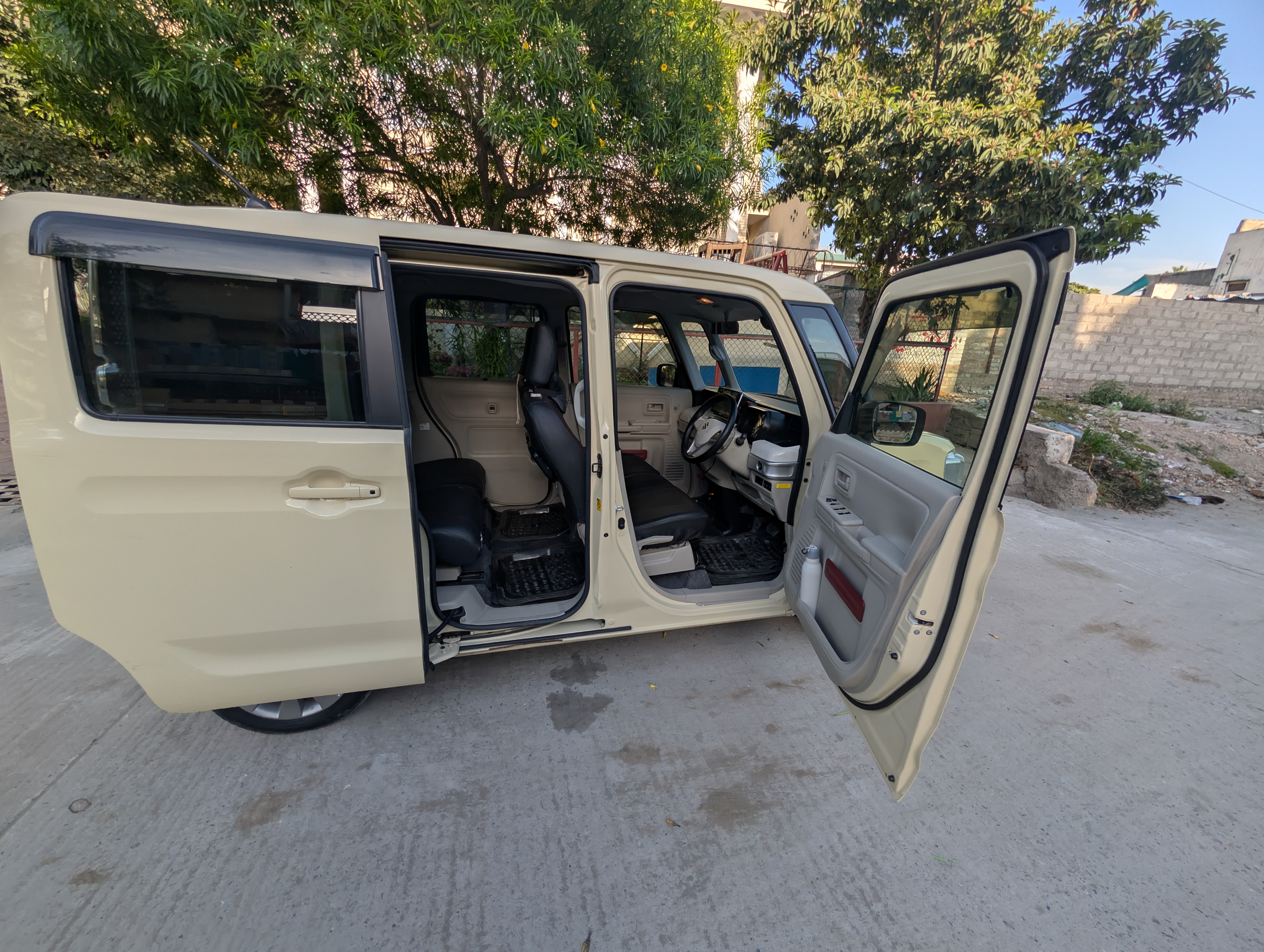 Suzuki Spacia X