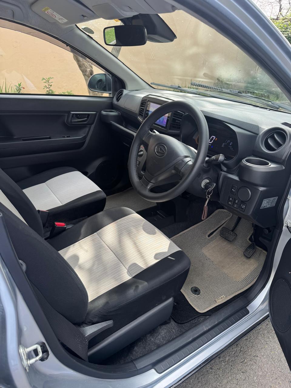 Daihatsu Mira 2022
